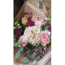 Bouquet à la tige raffiné fleurs de saison, couleur au choix - Fleuriste Celles-sur-Belle (79)