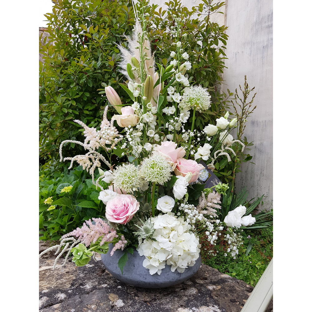 Composition de fleurs coupées de saison hauteur 70 cm - Fleuriste Celles-sur-belle (79)