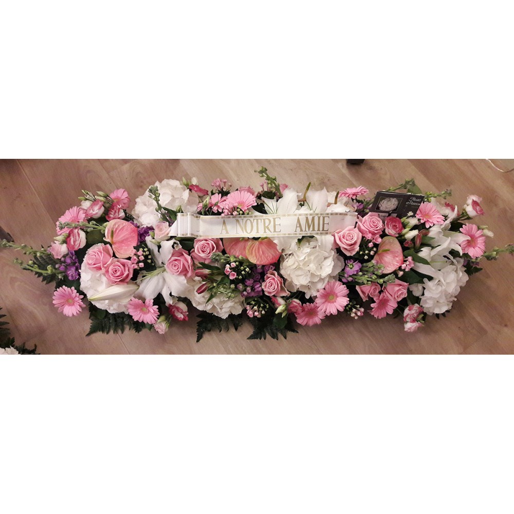 Composition allongée de deuil, raquette déclinée en plusieurs couleurs au choix - 100x40cm - Fleuriste Celles-sur-Belle (79)