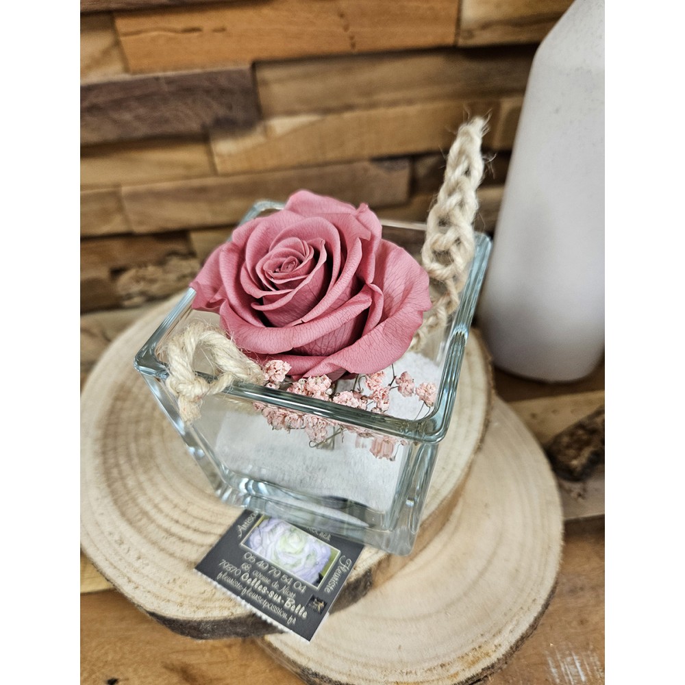 Rose éternelle verrerie carrée dimension : 8cm x 8cm , couleur au choix - Fleuriste Celles-sur-Belle (79)