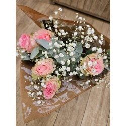 Bouquet de 5 roses rouge, rose, blanc, orange avec Gypsophile. Fleuriste Celles-sur-Belle (79)